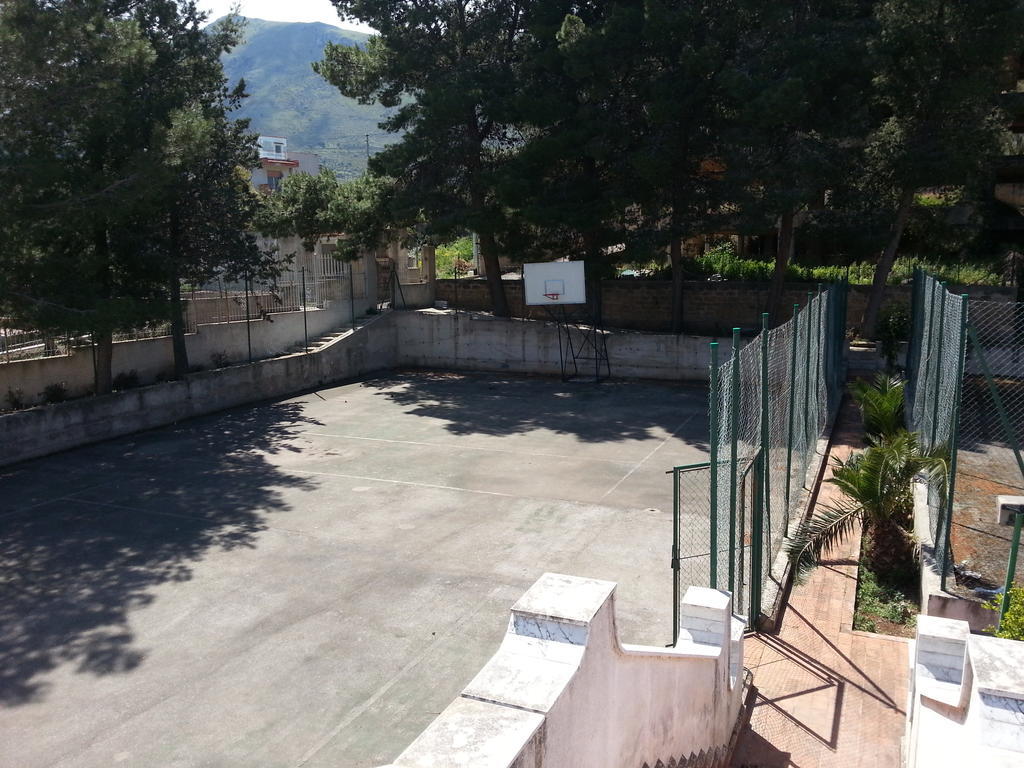 Hotel Azzolini Villagrazia Di Carini Екстериор снимка